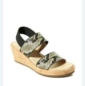 Van Eli  Leather Chila Wedge snakeskin sandals EUC. Size 8.5.